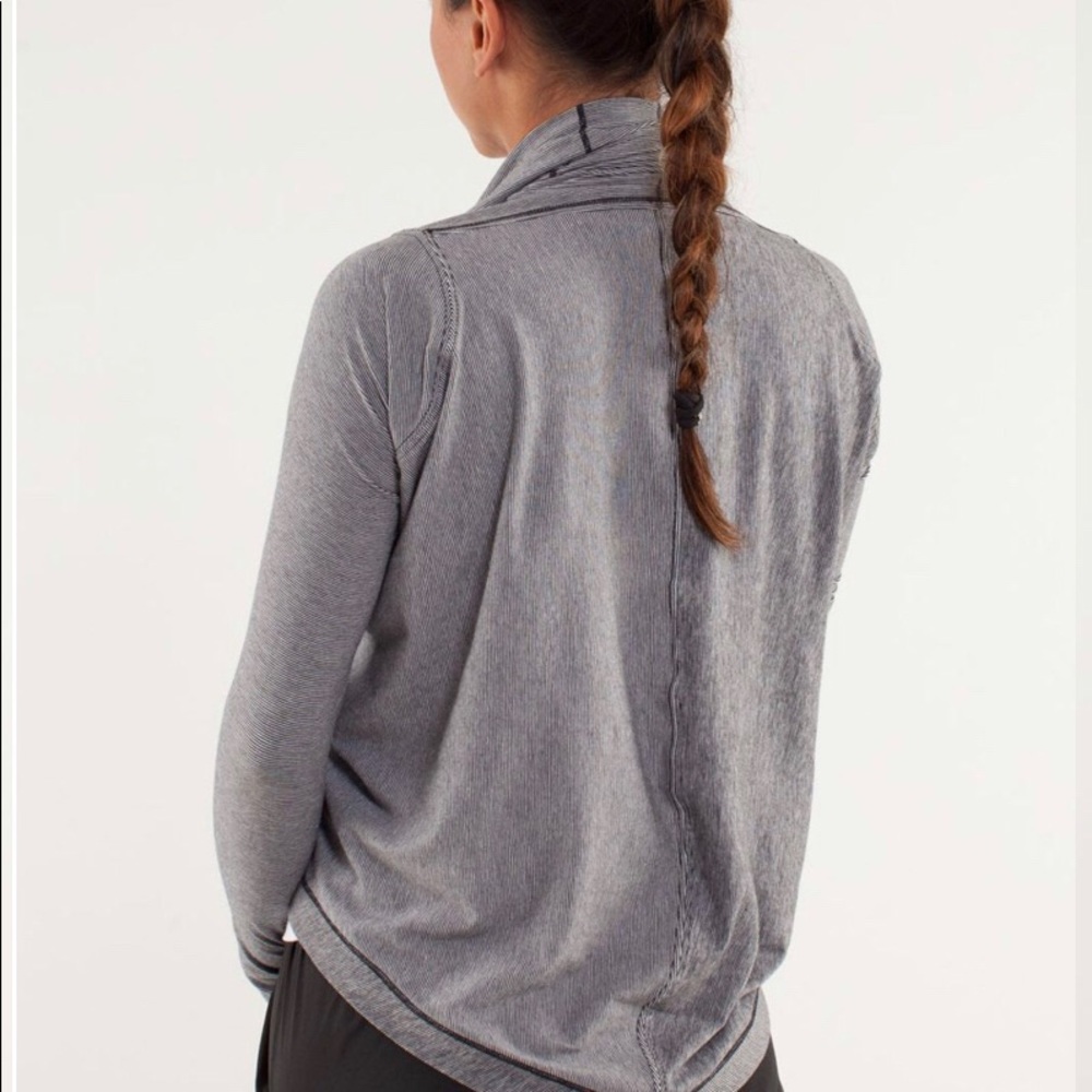 Lululemon Iconic Wrap Size 8 - Picture 8 of 9
